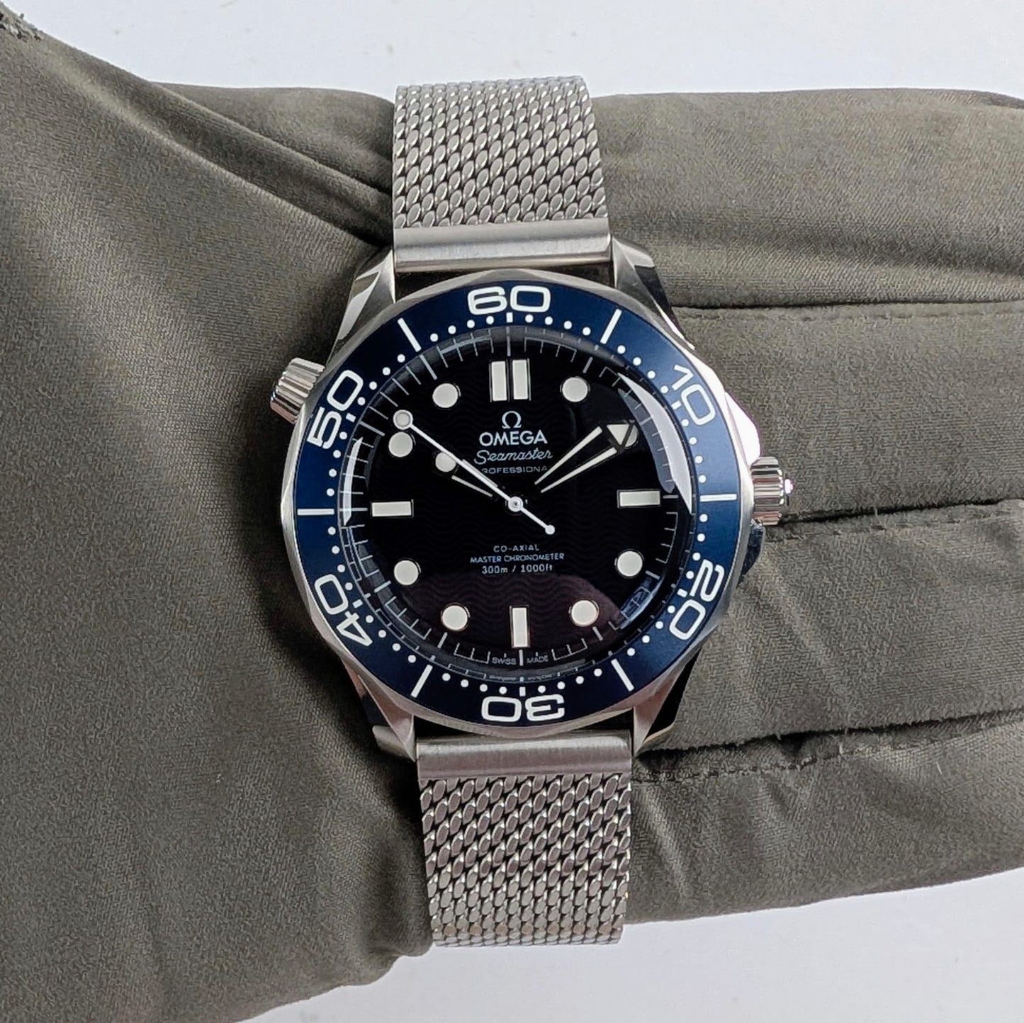 Omega Seamaster James Bond 60th Anniversary — Ref. 210.30.42.20.03.002