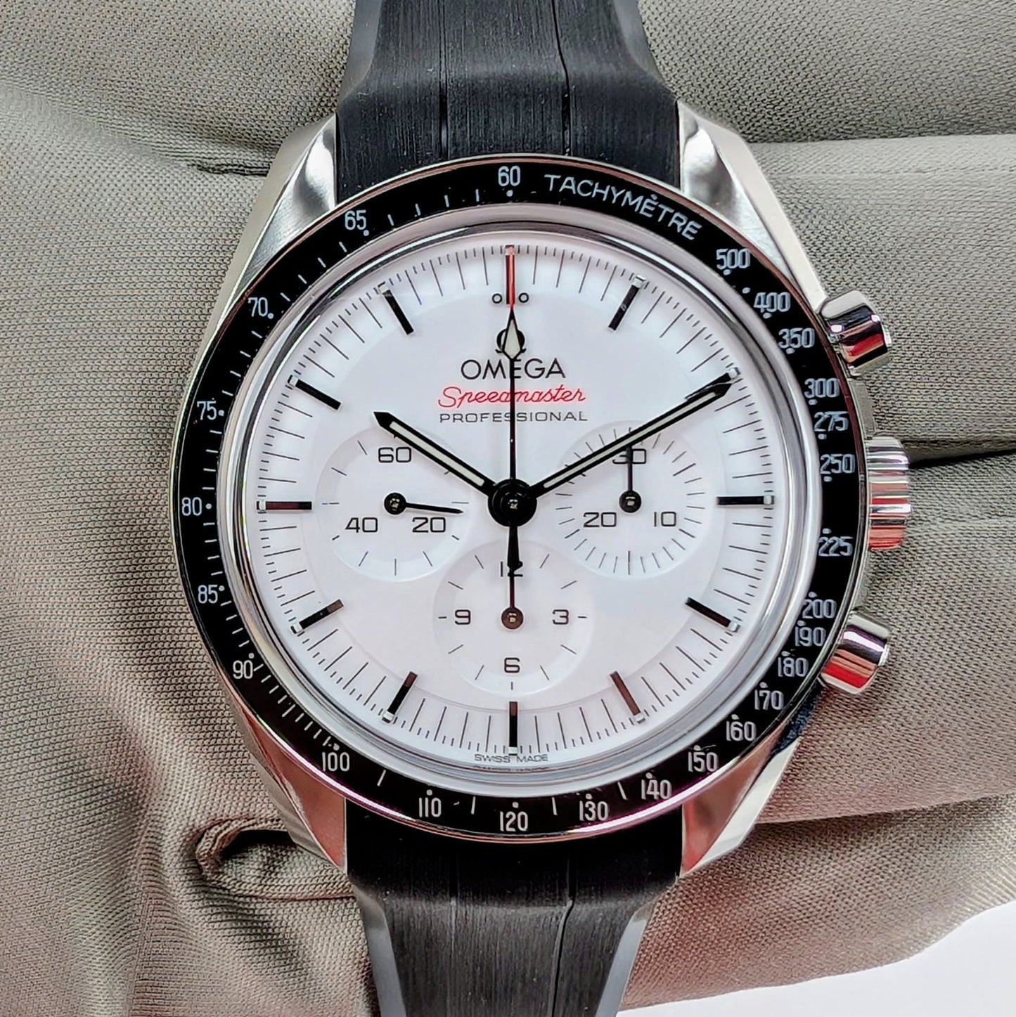 Omega Speedmaster Professional Moonwatch — Ref. 310.32.42.50.04.001 (2024)