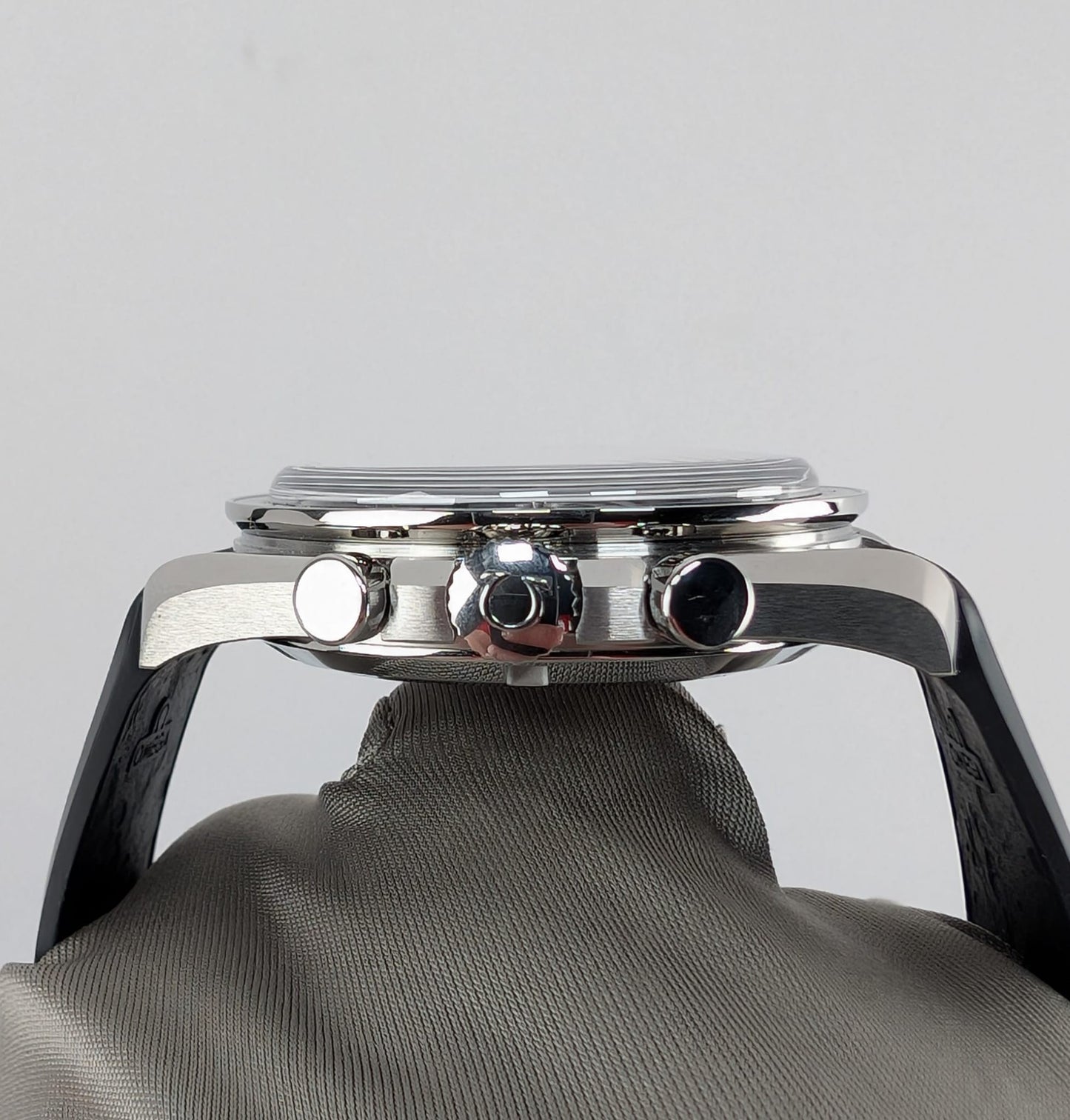 Omega Speedmaster Professional Moonwatch — Ref. 310.32.42.50.04.001 (2024)