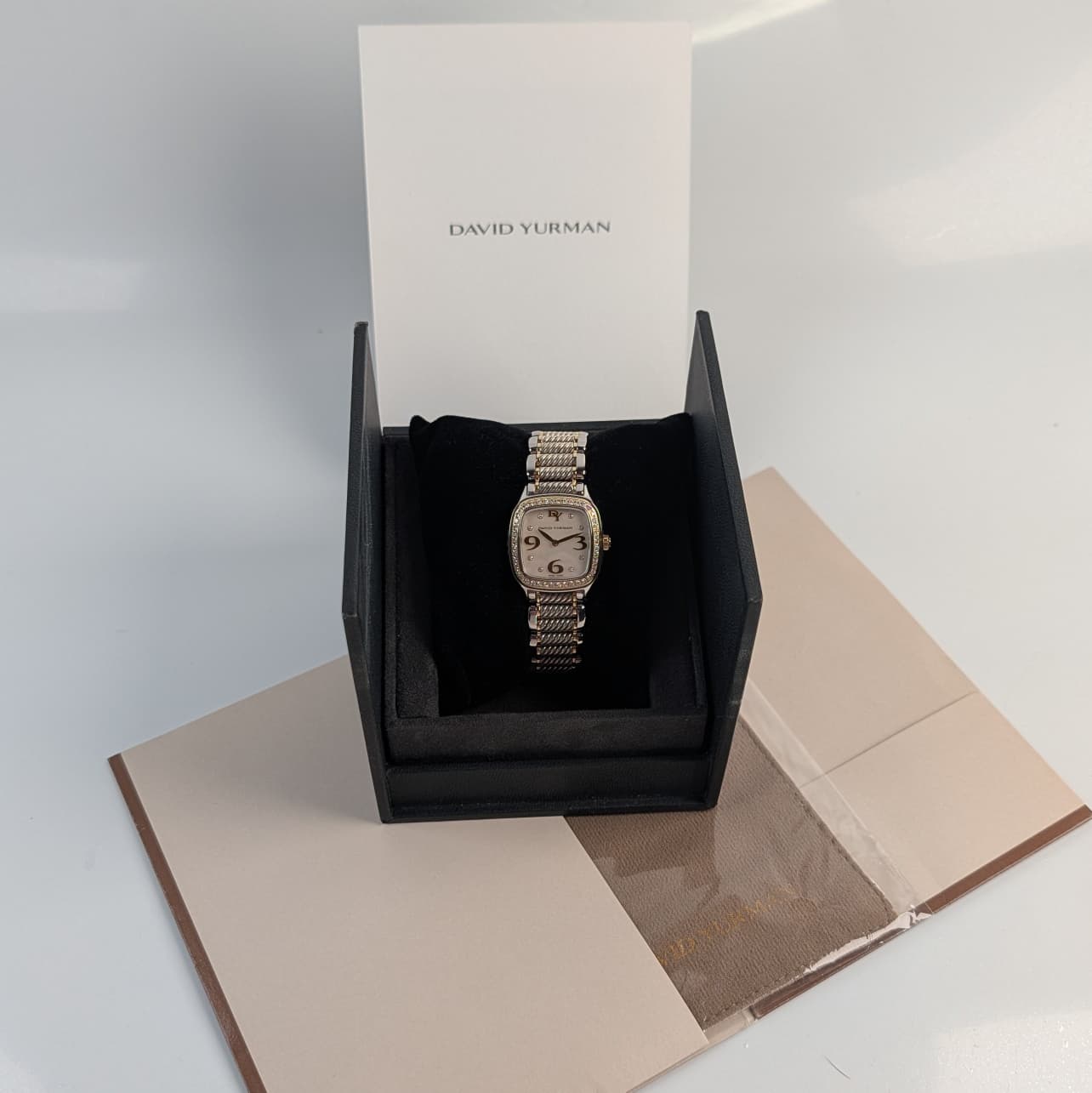 David Yurman Thoroughbred Ladies Watch | Diamond | Mother of Pearl | 25mm