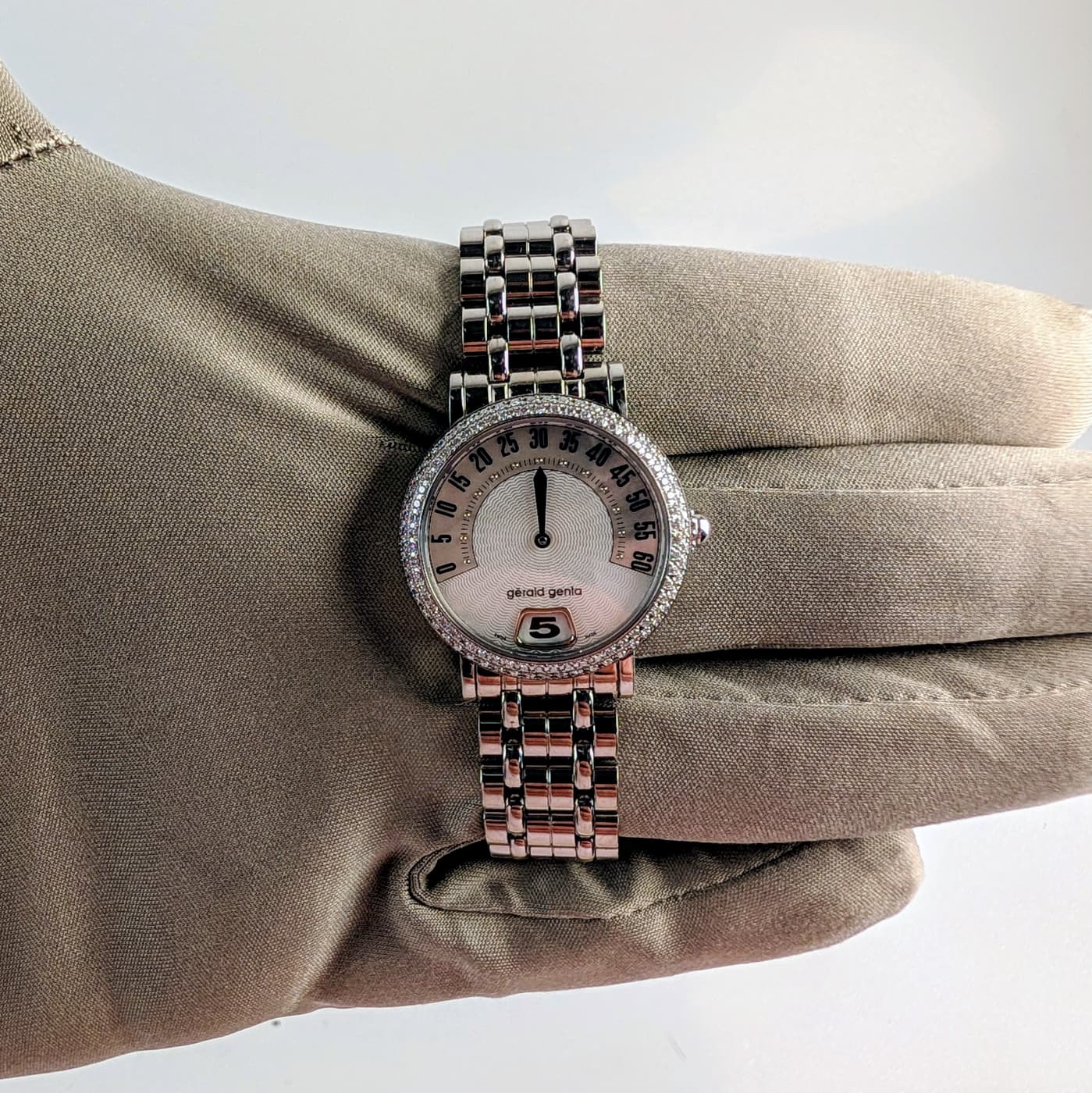 Gerald Genta Retro Classic Jump Hour Ladies Watch — Ref. G.3624