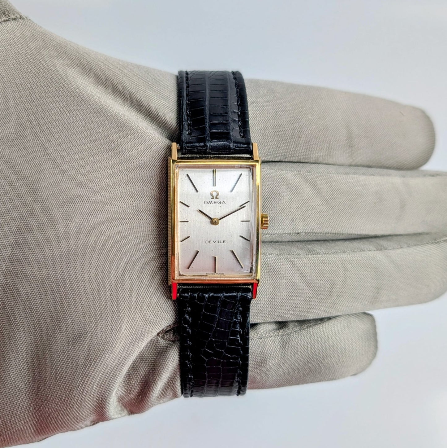 Omega De Ville Tank 18K Yellow Gold Unisex Watch