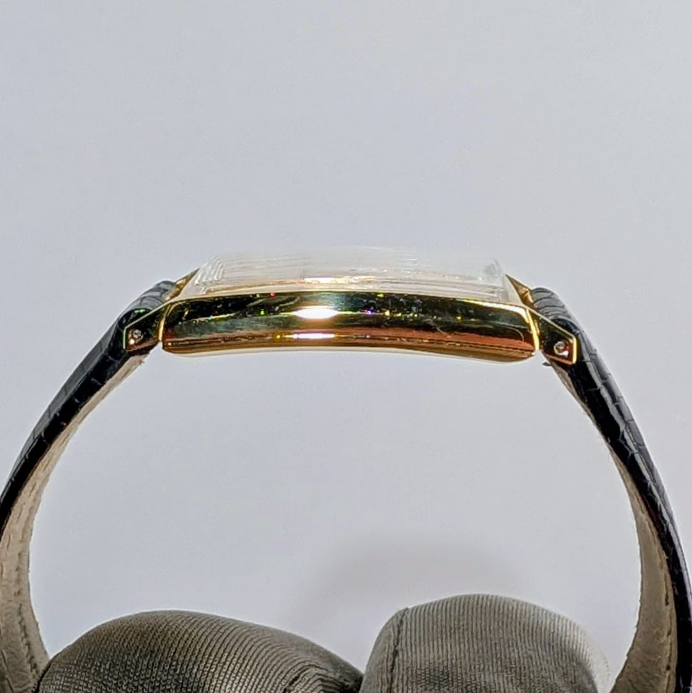 Omega De Ville Tank 18K Yellow Gold Unisex Watch