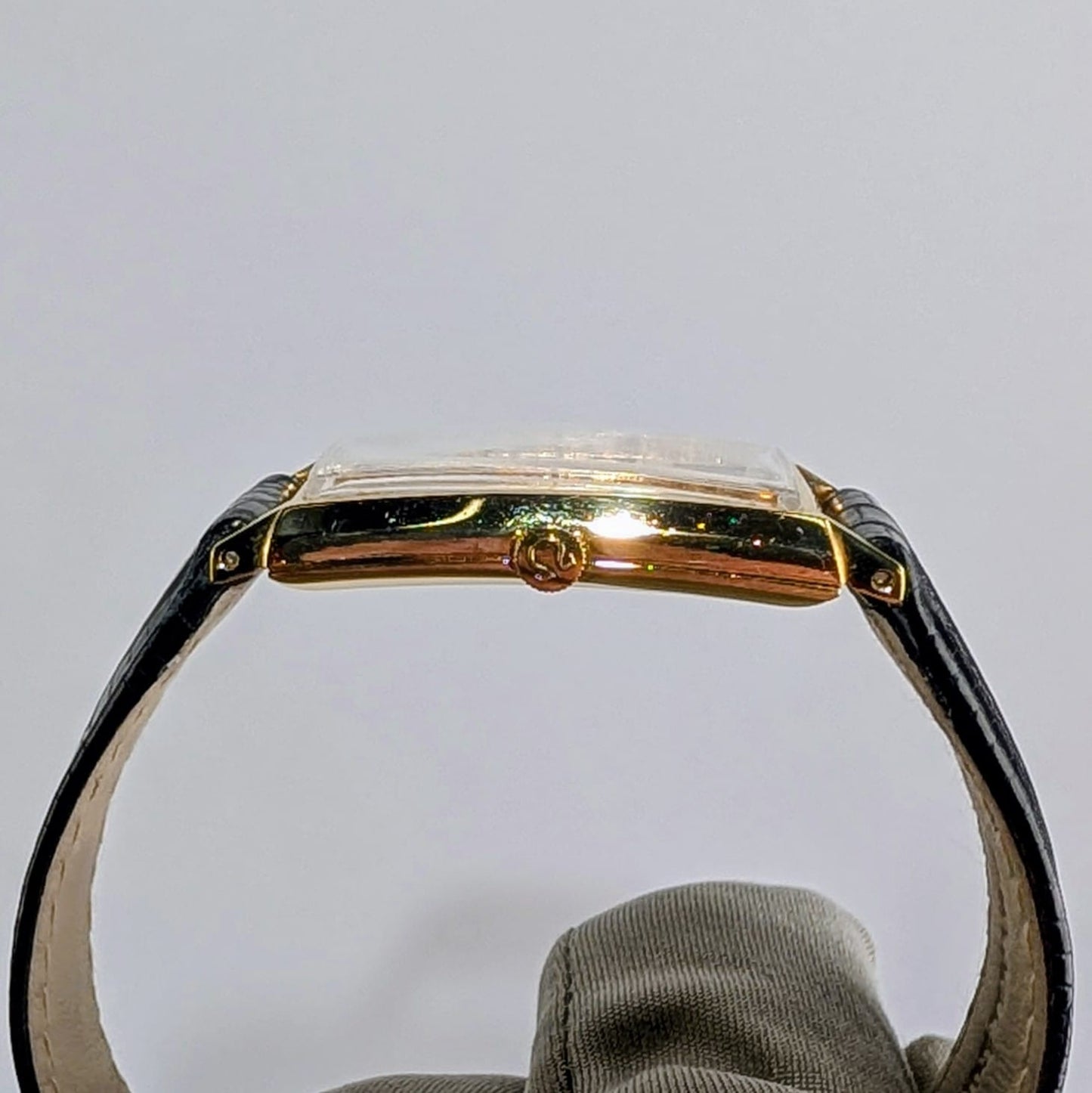 Omega De Ville Tank 18K Yellow Gold Unisex Watch