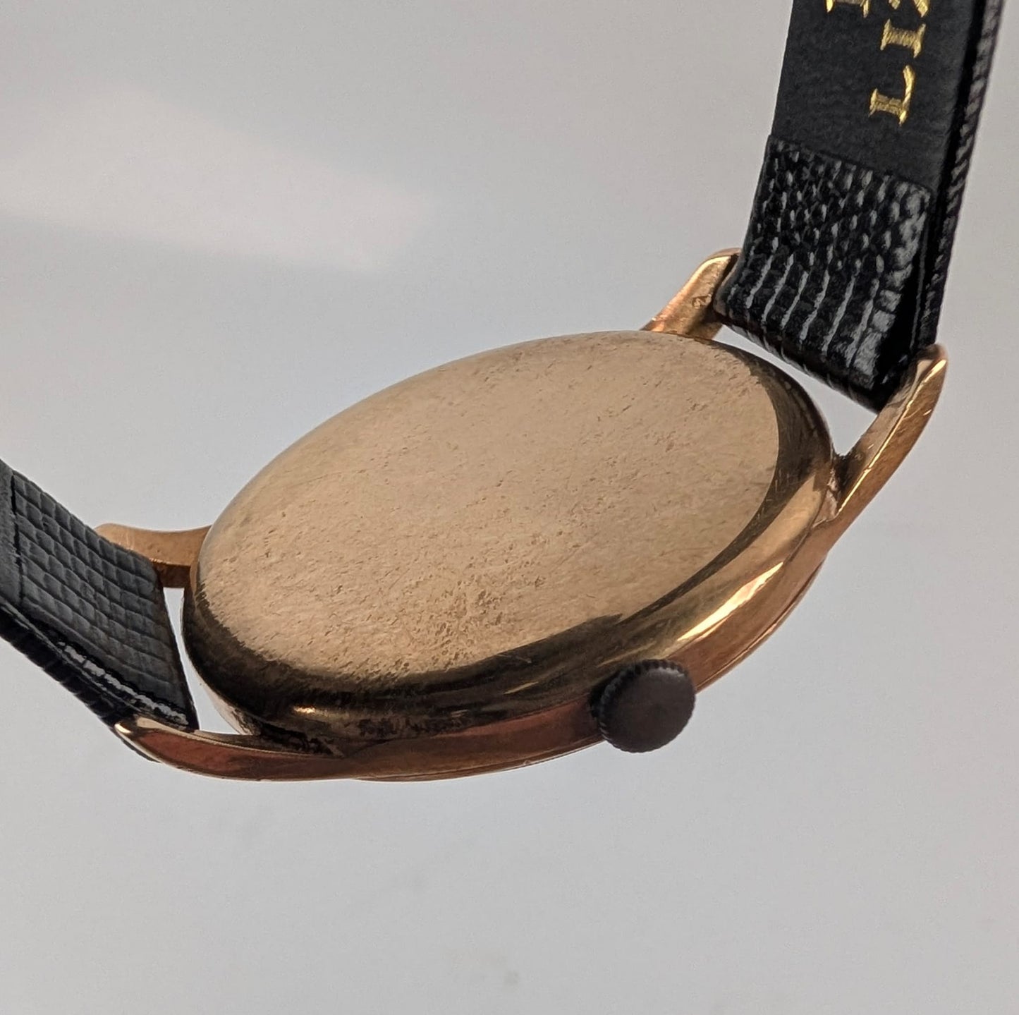 Omega Calibre 265 Vintage Men's Watch | Solid 18K Yellow Gold | Ref. 2609